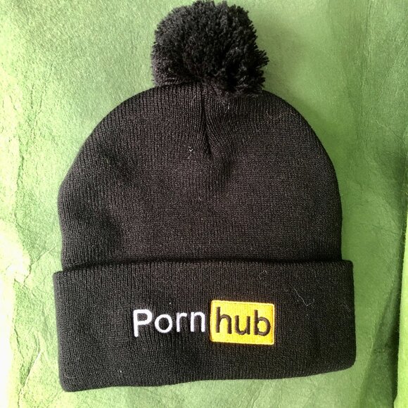 Pornhub Logo Pom-Pom Beanie Black Knit Winter Hat Adult Size Unisex Rare Merc - Picture 1 of 3